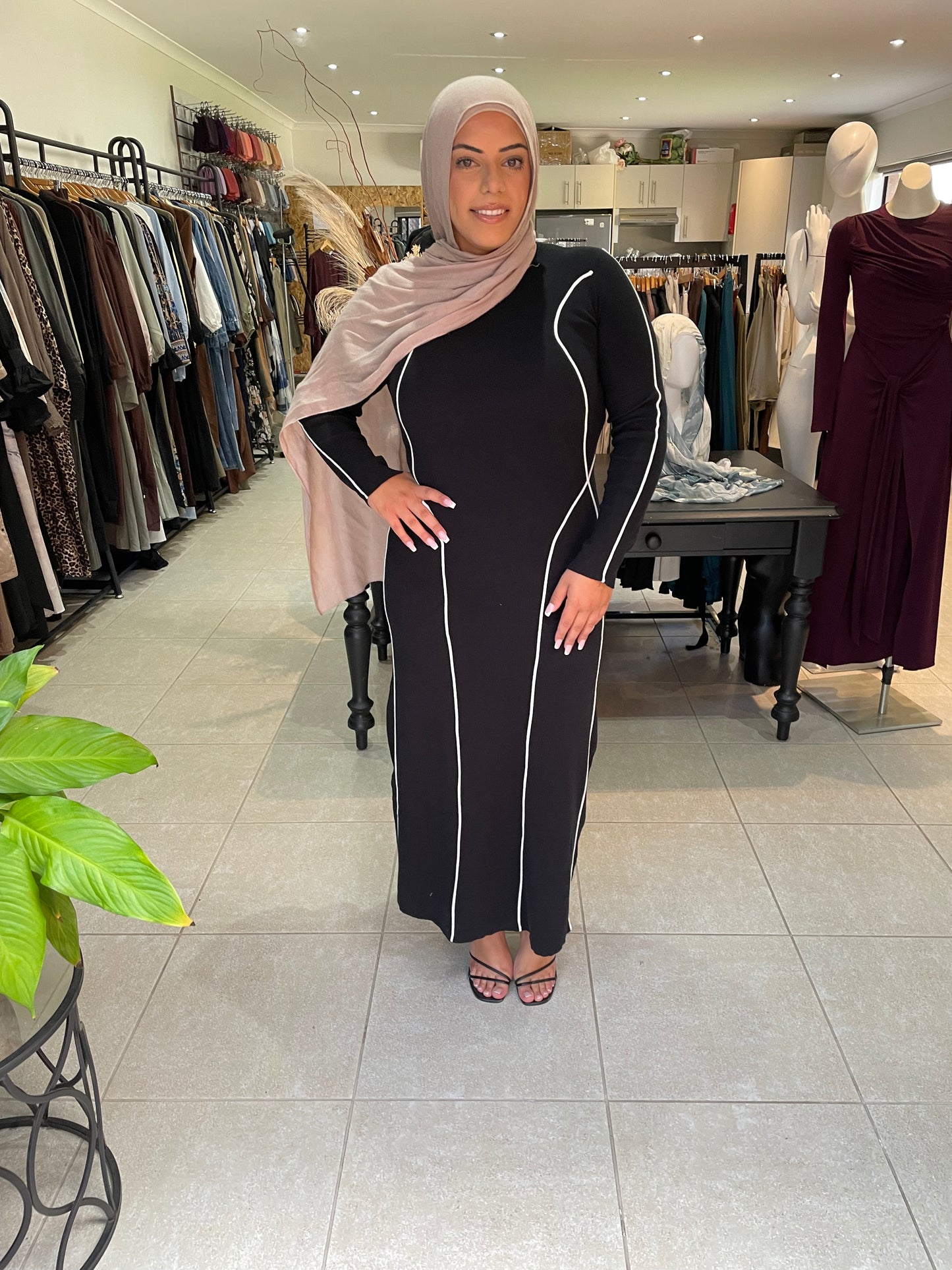 Faiza Body Dress