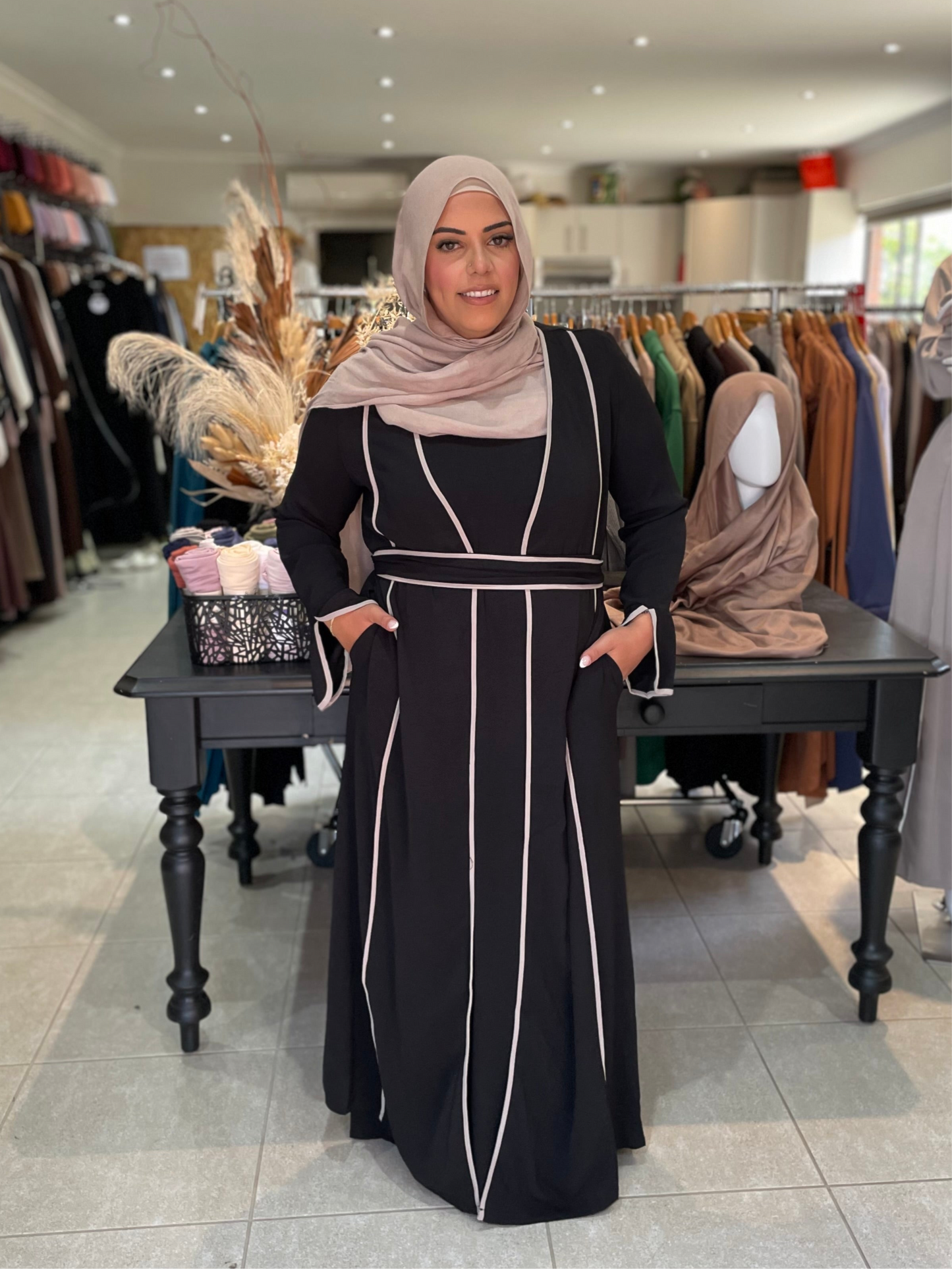 Naomi Contrast Abaya