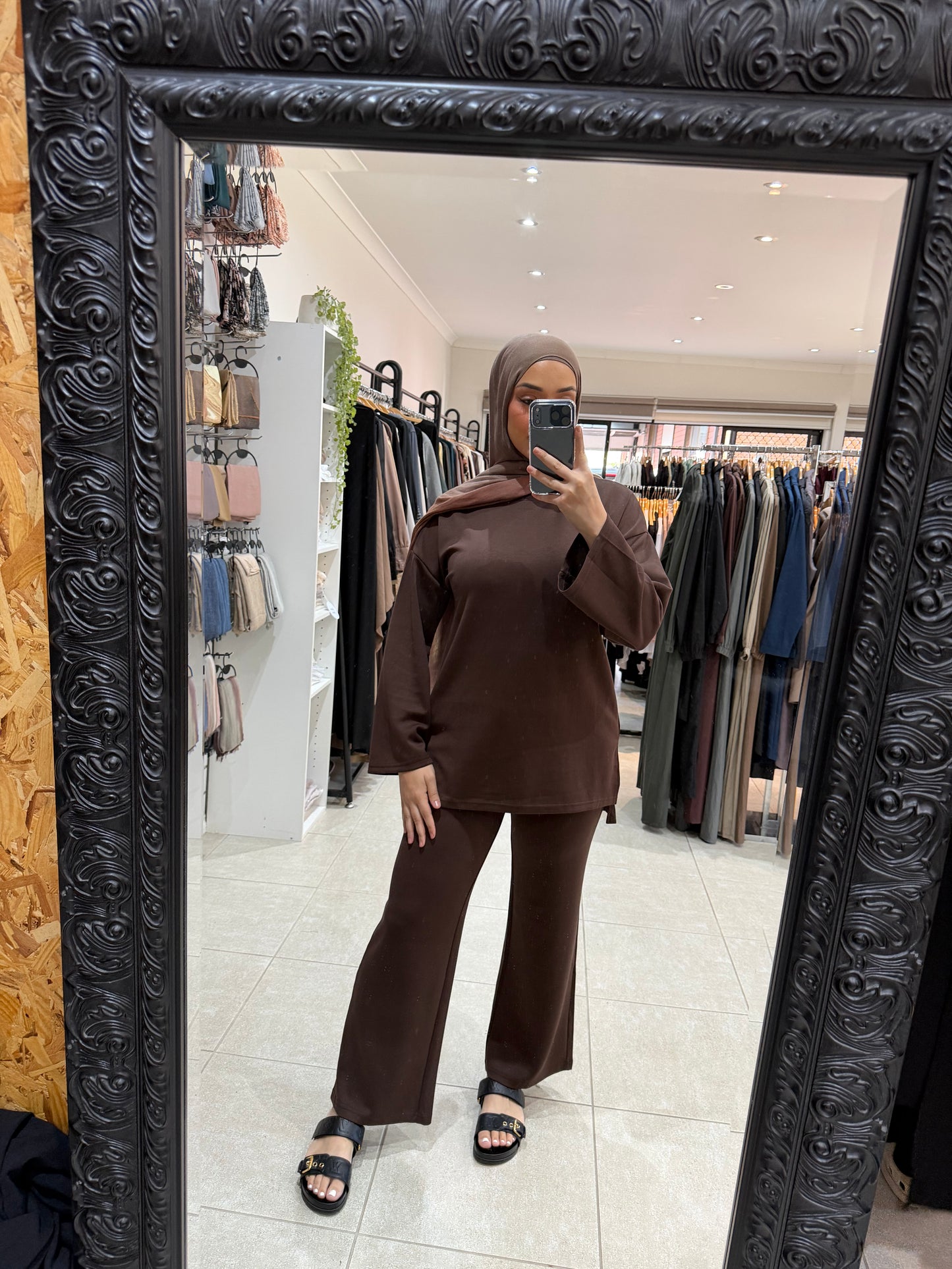 Relaxed Set - Chocolate & Black