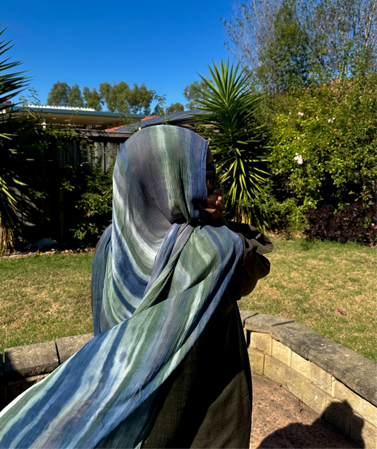 Crinkled Hijab- Blue/Green